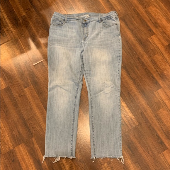 OLD NAVY Jeans Light Wash Raw Hem Size 16 Straight Leg Pockets - Picture 8 of 8